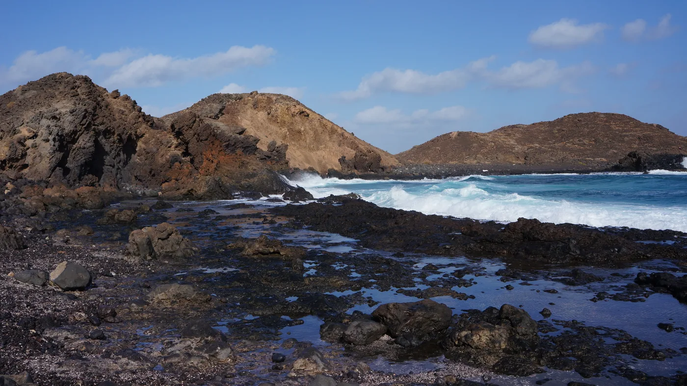 The volcanic shoreline of Lobos near El Puertito
